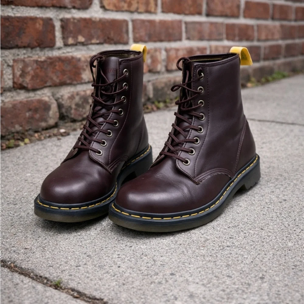 Dr‎ Martens Burgundy Lace-Up Boots burgandy cherry red Crazy Horse men’s size 10